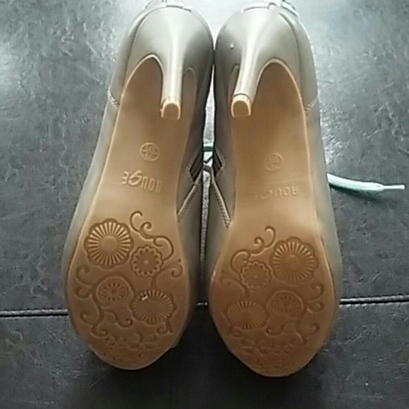 💰💰Rouge Ankle Booties💰💰 - Picture 7 of 8